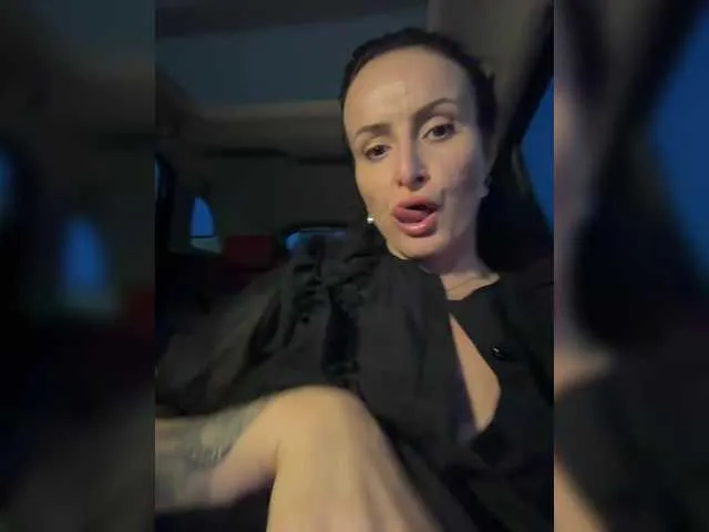 YU-KI00 – webcam model profile photo Image 14