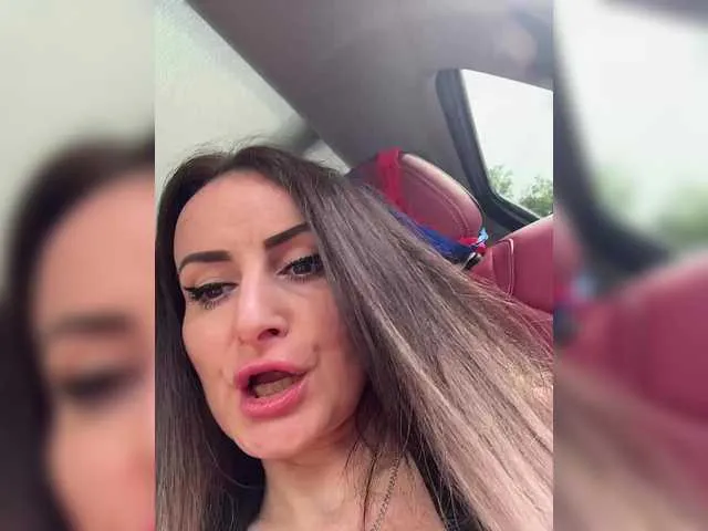 YU-KI00 – webcam model profile photo Image 2