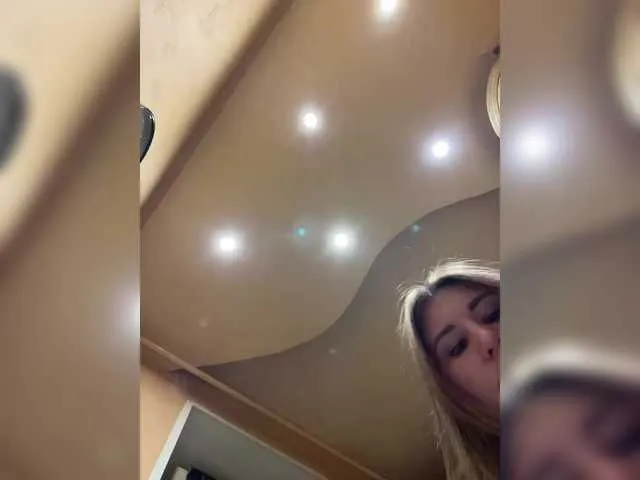 AriaSins – webcam model profile photo Image 9