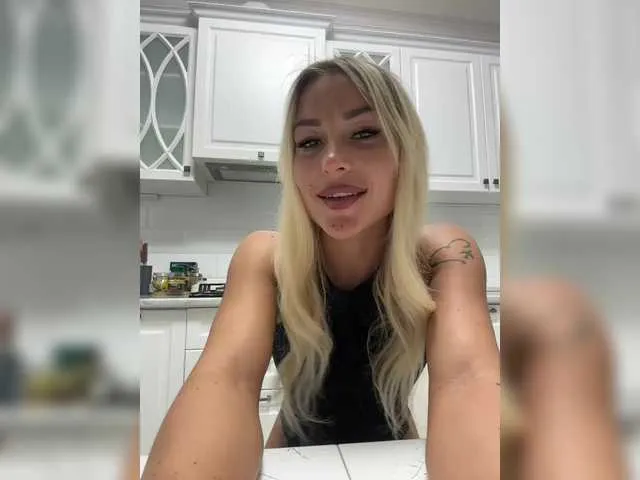 HannaMaison – webcam model profile photo Image 6