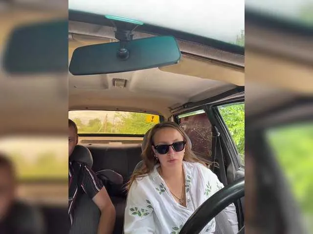 EvanyaRose – webcam model profile photo Image 5