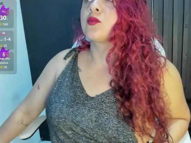 LeyahSummer – webcam model profile photo Image 2