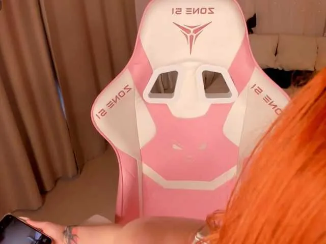 Raisin – webcam model profile photo Image 9