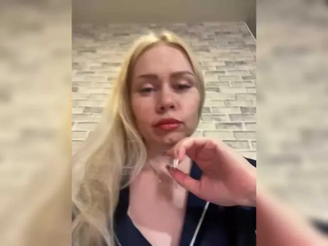 Nana_with – webcam model profile photo Image 6