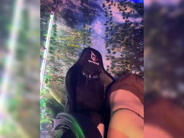 SonY_CaM – webcam model profile photo Image 10