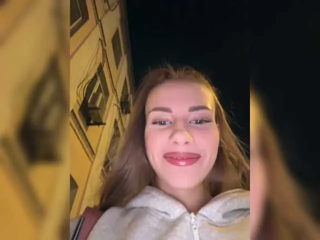 AngelBlushXXX – webcam model profile photo Image 12