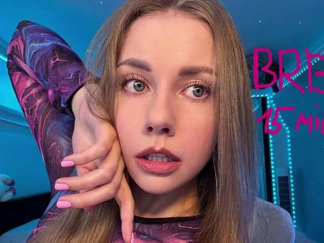 AngelBlushXXX – webcam model profile photo Image 16