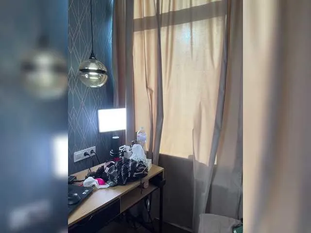 PaulinaGiovanni – webcam model profile photo Image 3