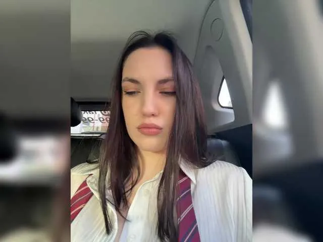 Bella – webcam model profile photo Image 14