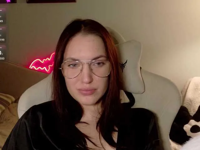 Bella – webcam model profile photo Image 8