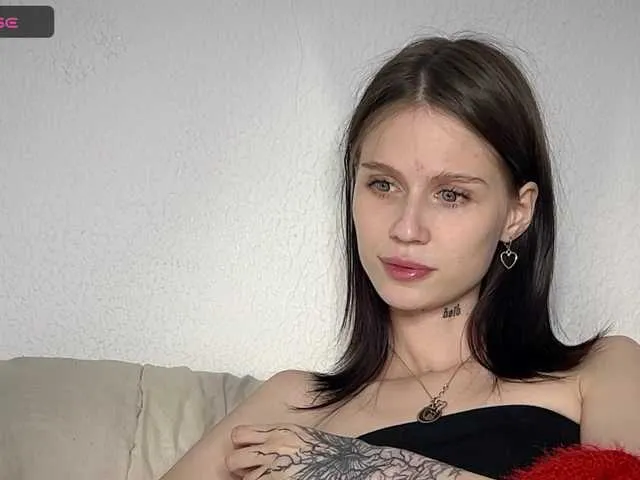 Dolce – webcam model profile photo Image 13