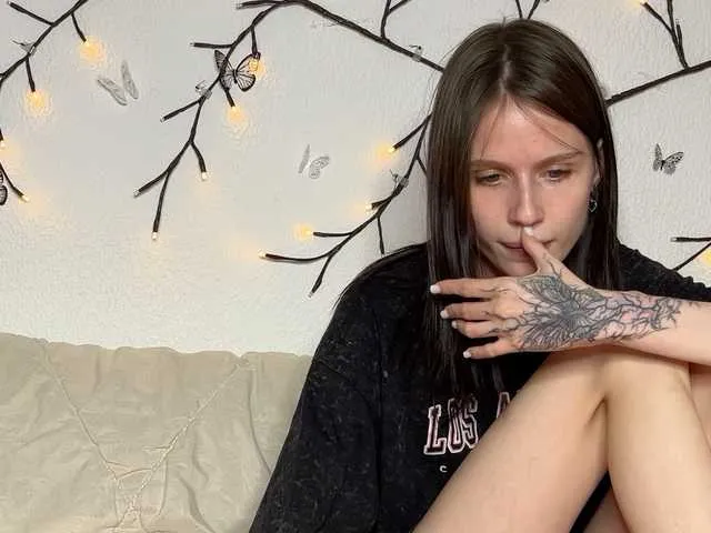 Dolce – webcam model profile photo Image 17