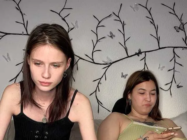 AllaRoberts – webcam model profile photo Image 14