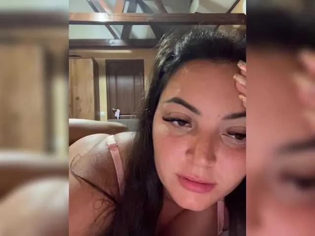 KateGale – webcam model profile photo Image 15