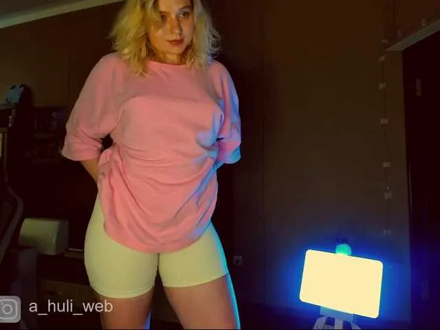 Carla – webcam model profile photo Image 10