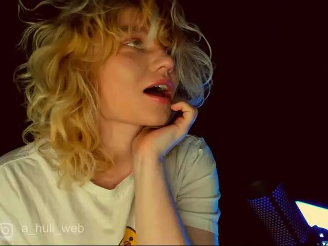 Carla – webcam model profile photo Image 5