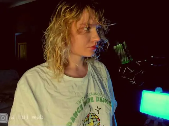 Carla – webcam model profile photo Image 6