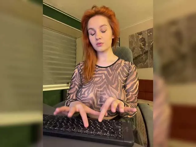 HottCandy21 – webcam model profile photo Image 7