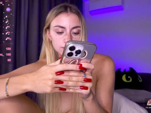 MiraKova – webcam model profile photo Image 11