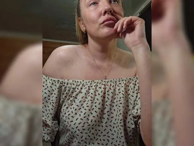 seraphine23 – webcam model profile photo Image 17