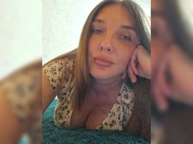 seraphine23 – webcam model profile photo Image 6