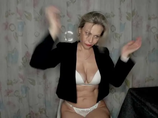 AngerlaMei – webcam model profile photo Image 12