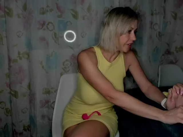 AngerlaMei – webcam model profile photo Image 7