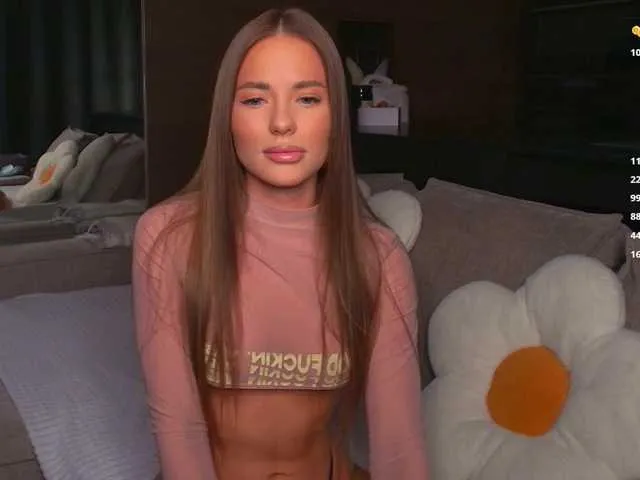 LaraCharm – webcam model profile photo Image 12