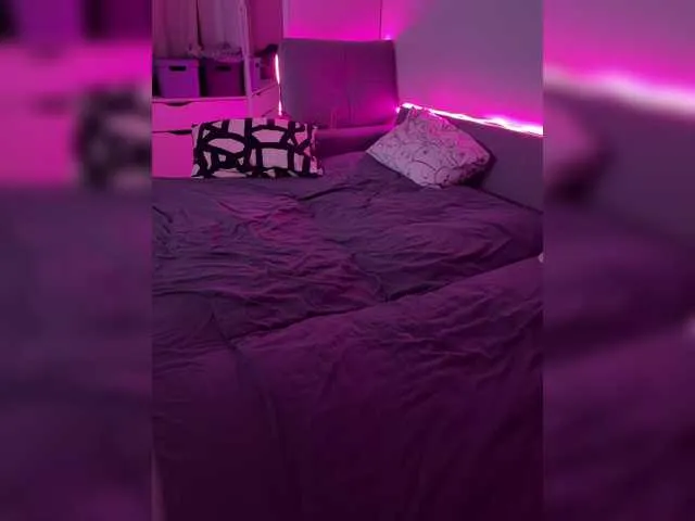 Horny-Mommy-Dirty – webcam model profile photo Image 12