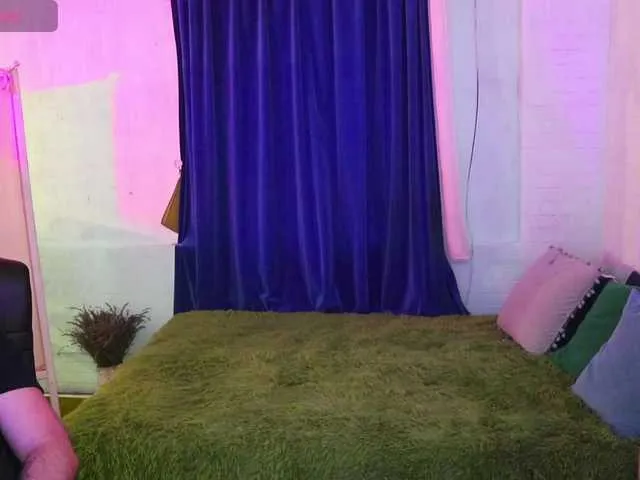 IvyStuart – webcam model profile photo Image 8