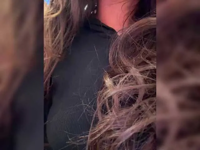 MelinaLuviani – webcam model profile photo Image 18