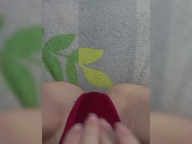 IvyHarpers – webcam model profile photo Image 3