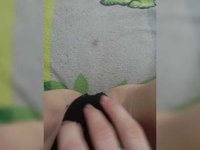 IvyHarpers – webcam model profile photo Image 7