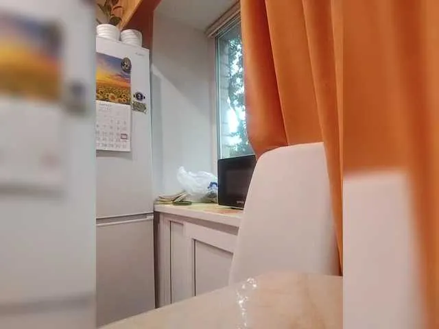 Bella – webcam model profile photo Image 11