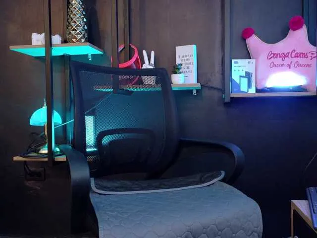 Madelynn – webcam model profile photo Image 3