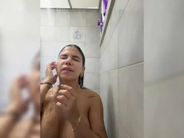 Madelynn – webcam model profile photo Image 5