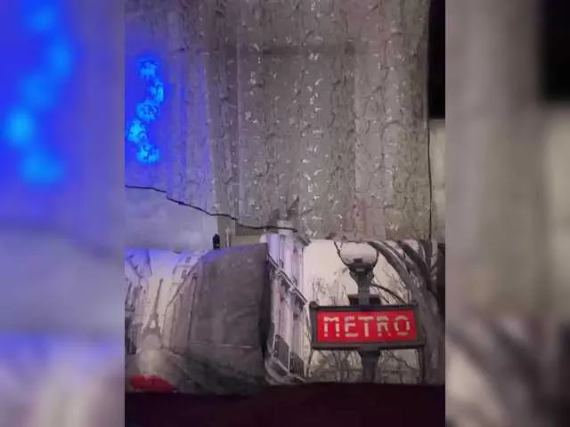 Dolce – webcam model profile photo Image 3