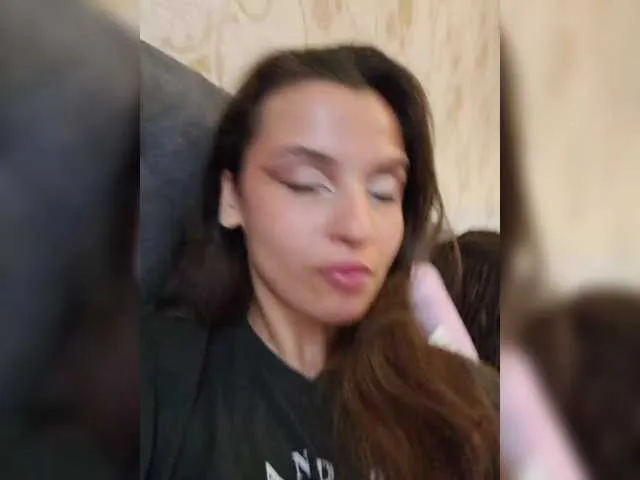 AngerlaMei – webcam model profile photo Image 9