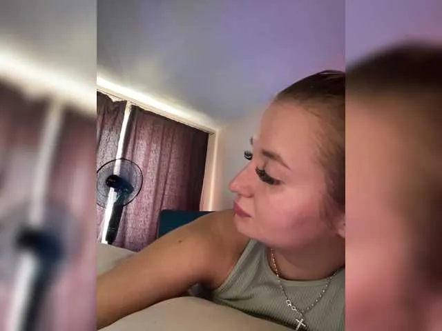 PaulinaGiovanni – webcam model profile photo Image 3