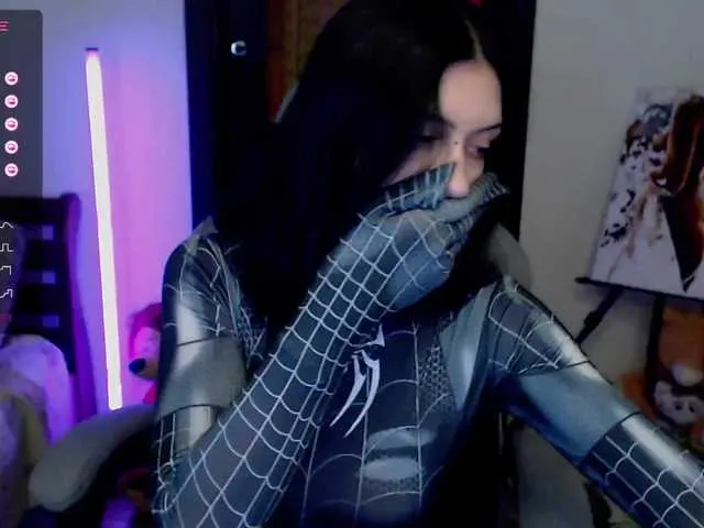 Dolce – webcam model profile photo Image 7