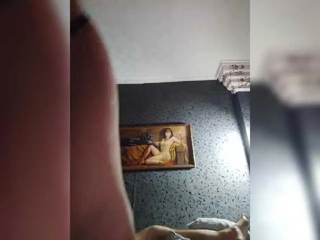 Bella – webcam model profile photo Image 7