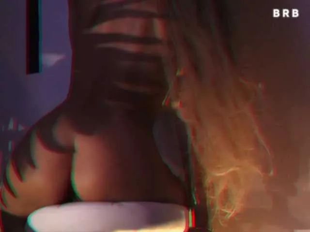 Dolce – webcam model profile photo Image 4