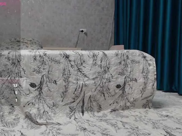 Dolce – webcam model profile photo Image 10