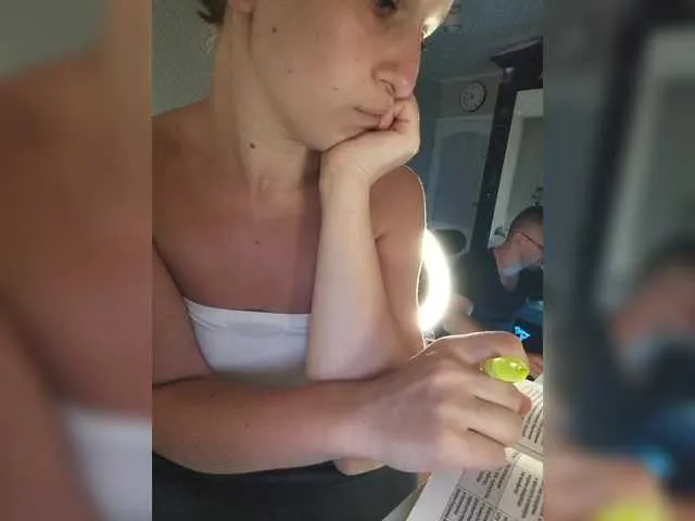 Evie – webcam model profile photo Image 14