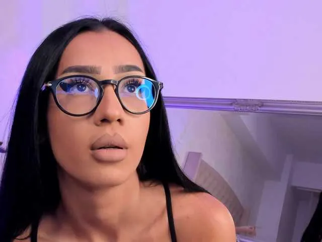 Runarunapi – webcam model profile photo Image 10