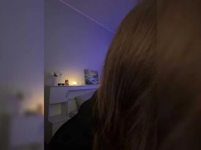 LovelyLydia – webcam model profile photo Image 10