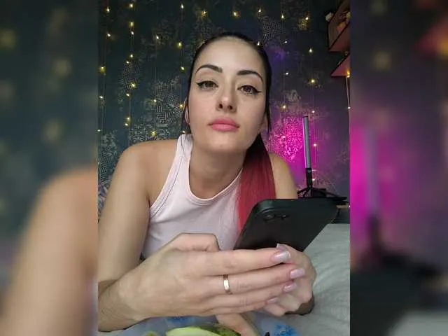 SarithaBroun – webcam model profile photo Image 12