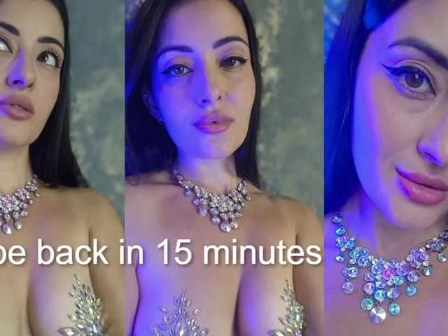 SarithaBroun – webcam model profile photo Image 3