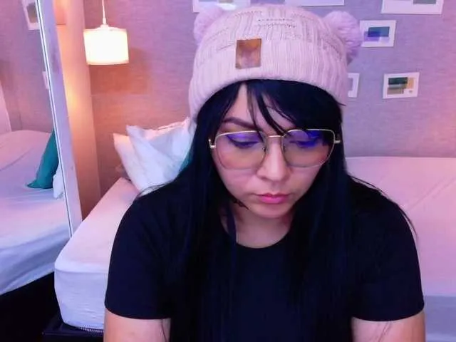 Dolce – webcam model profile photo Image 11