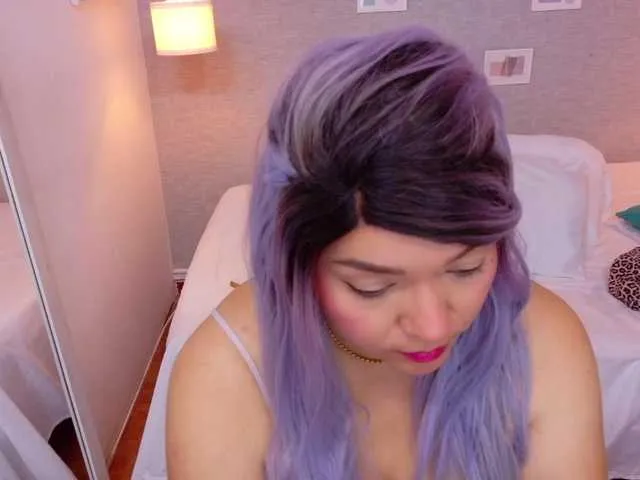 Dolce – webcam model profile photo Image 17